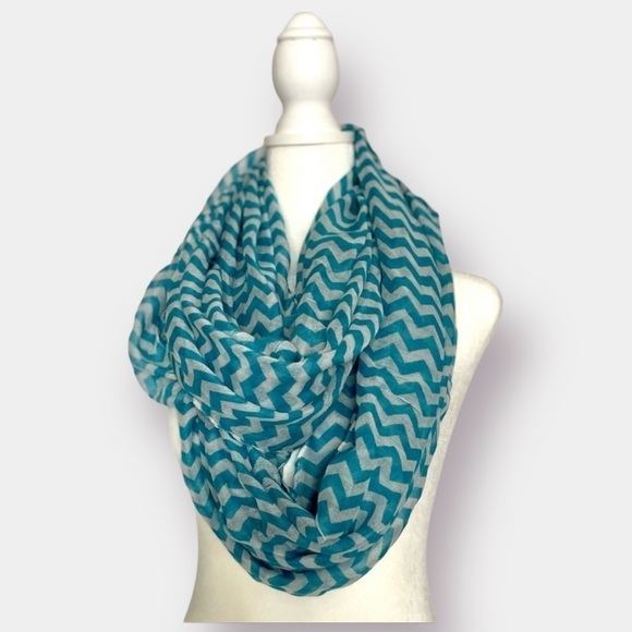 2 Infinity Scarves Chevron and Floral Scarf - Picture 2 of 12